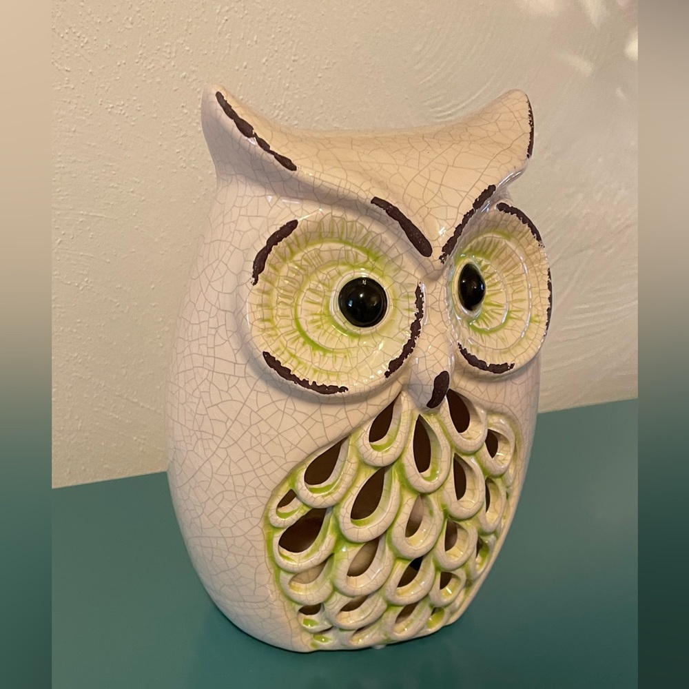 Ceramic Horned Owl - Picture 2 of 6
